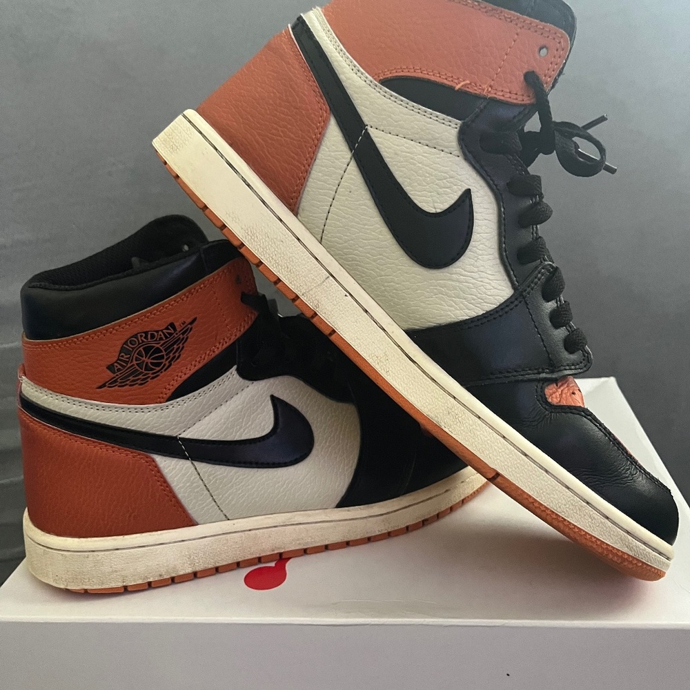 Air Jordan 1 “shattered backboard”